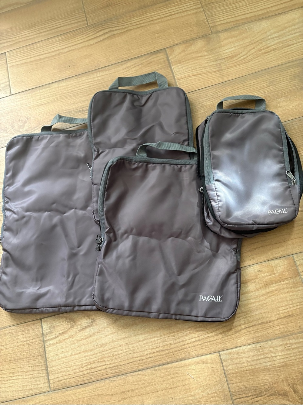 Bagall Men's Travel Packing Cubes and Toiletry Bag in grey